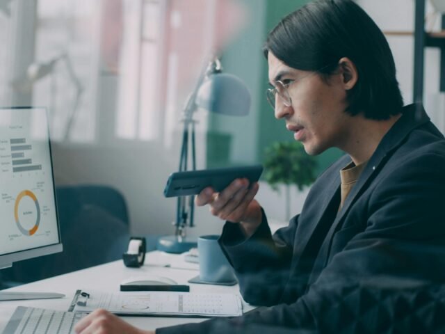 How to Become a Virtual Assistant (Step-by-Step Guide for Beginners)